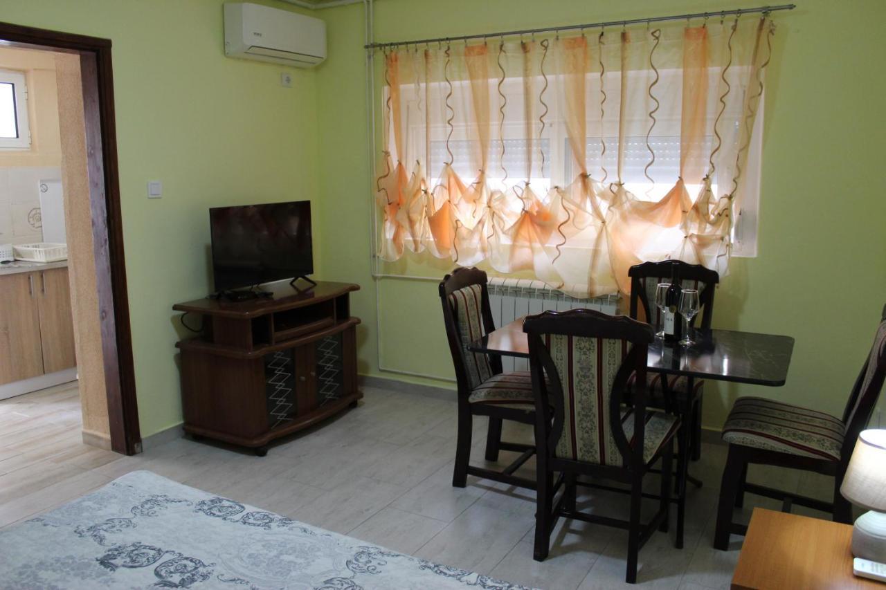Apartmani Franovic Тиват Екстер'єр фото