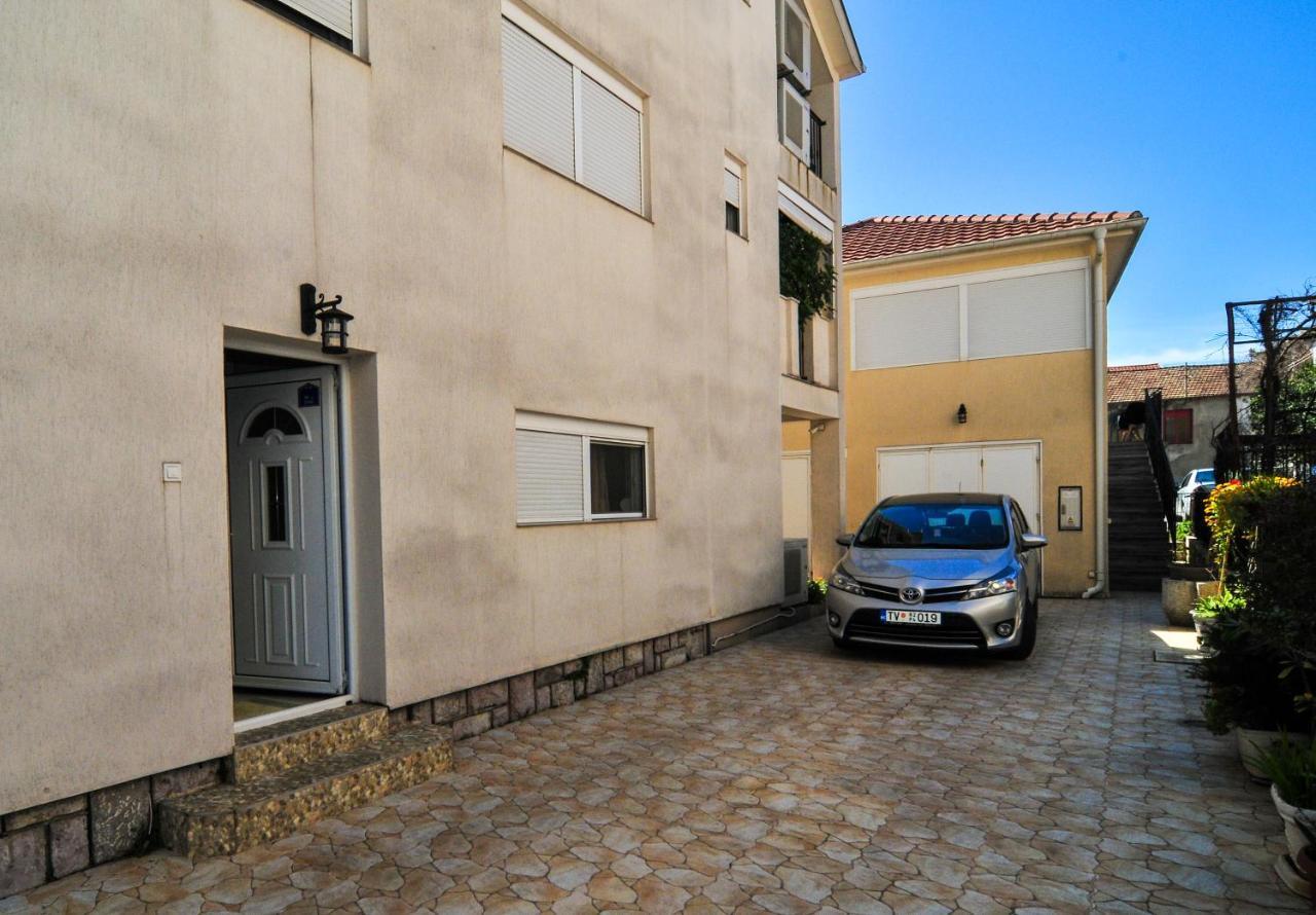 Apartmani Franovic Тиват Екстер'єр фото